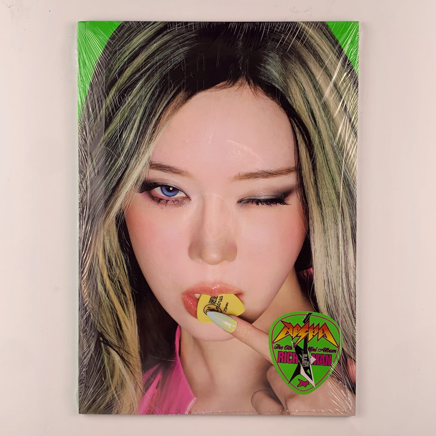 aespa - 6th Mini [Rich Man] ENERGY Ver. CD + Photobook + Photocard (Winter)