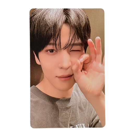 ATEEZ YUNHO 7th Anniversary 8ROOM Pop-Up Official Photocard (Version A) 01