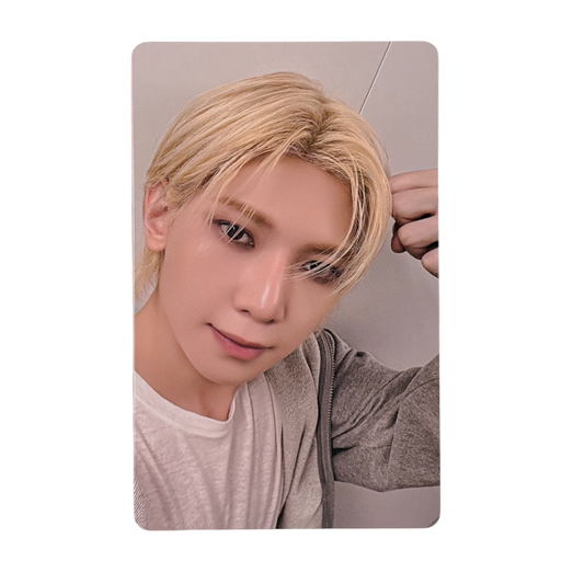 ATEEZ YEOSANG 7th Anniversary 8ROOM Pop-Up Official Photocard (Version A) 01