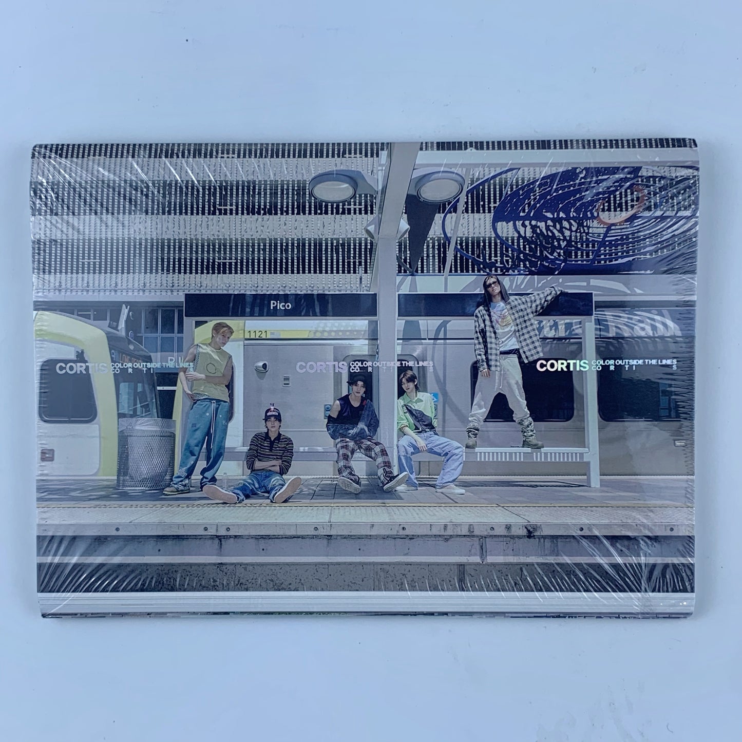 CORTIS - 1st EP [COLOR OUTSIDE THE LINES] (Scene 1 Ver.)