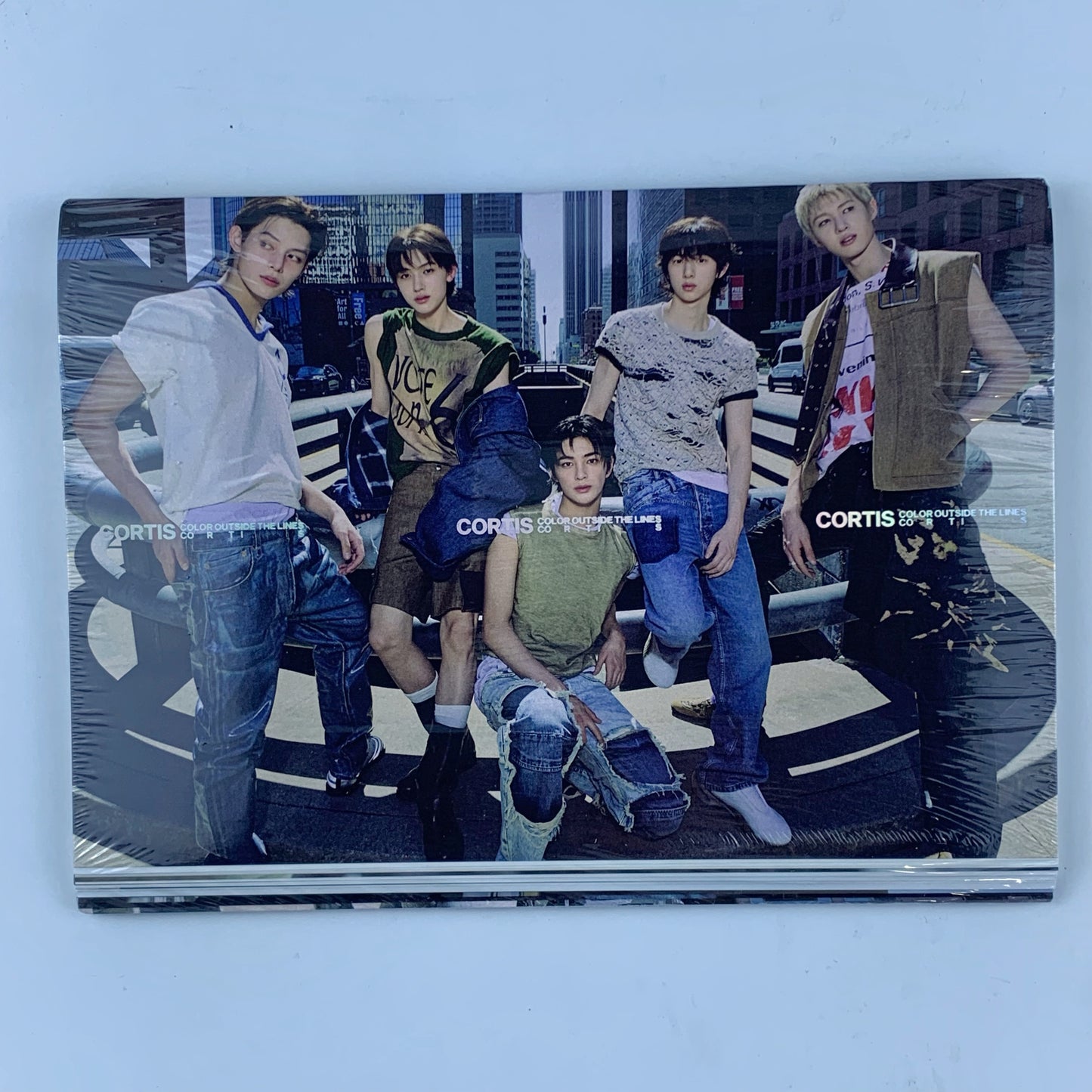 CORTIS - 1st EP [COLOR OUTSIDE THE LINES] (Scene 2 Ver.)