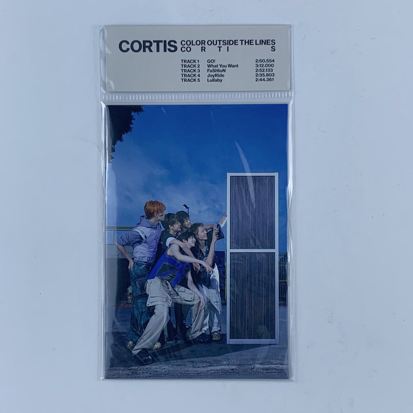 CORTIS – The 1st EP [COLOR OUTSIDE THE LINES] (Weverse Albums Ver. A)