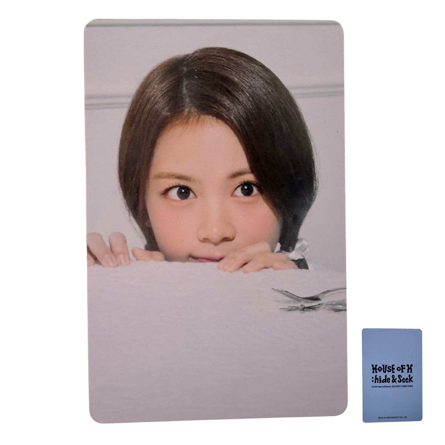Hearts2hearts CARMEN 2026 Season's Greeting SM Store Official Photocard