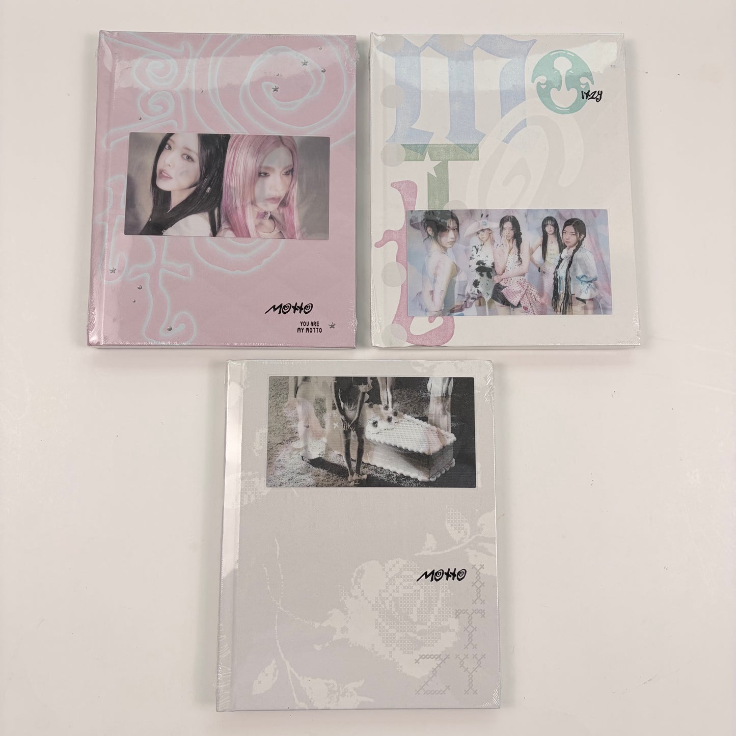ITZY Motto PHOTOBOOK Ver.