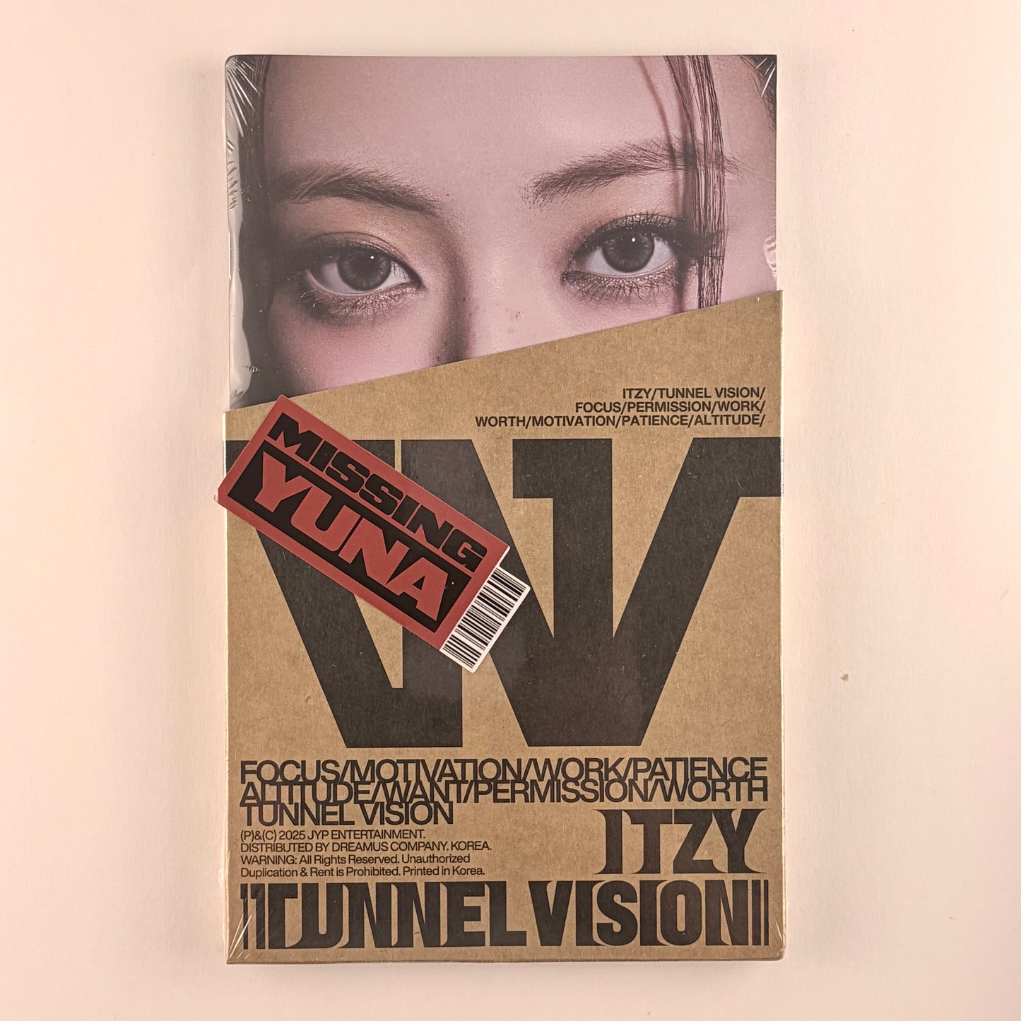 ITZY – TUNNEL VISION Member Ver.