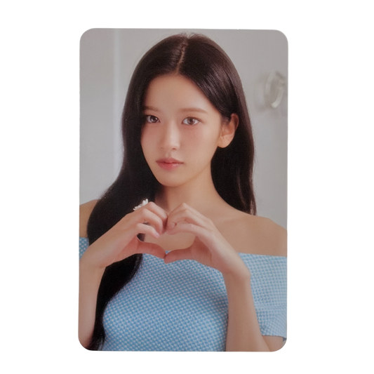 IVE World Tour [Show What I Am] Photocard - YUJIN 01