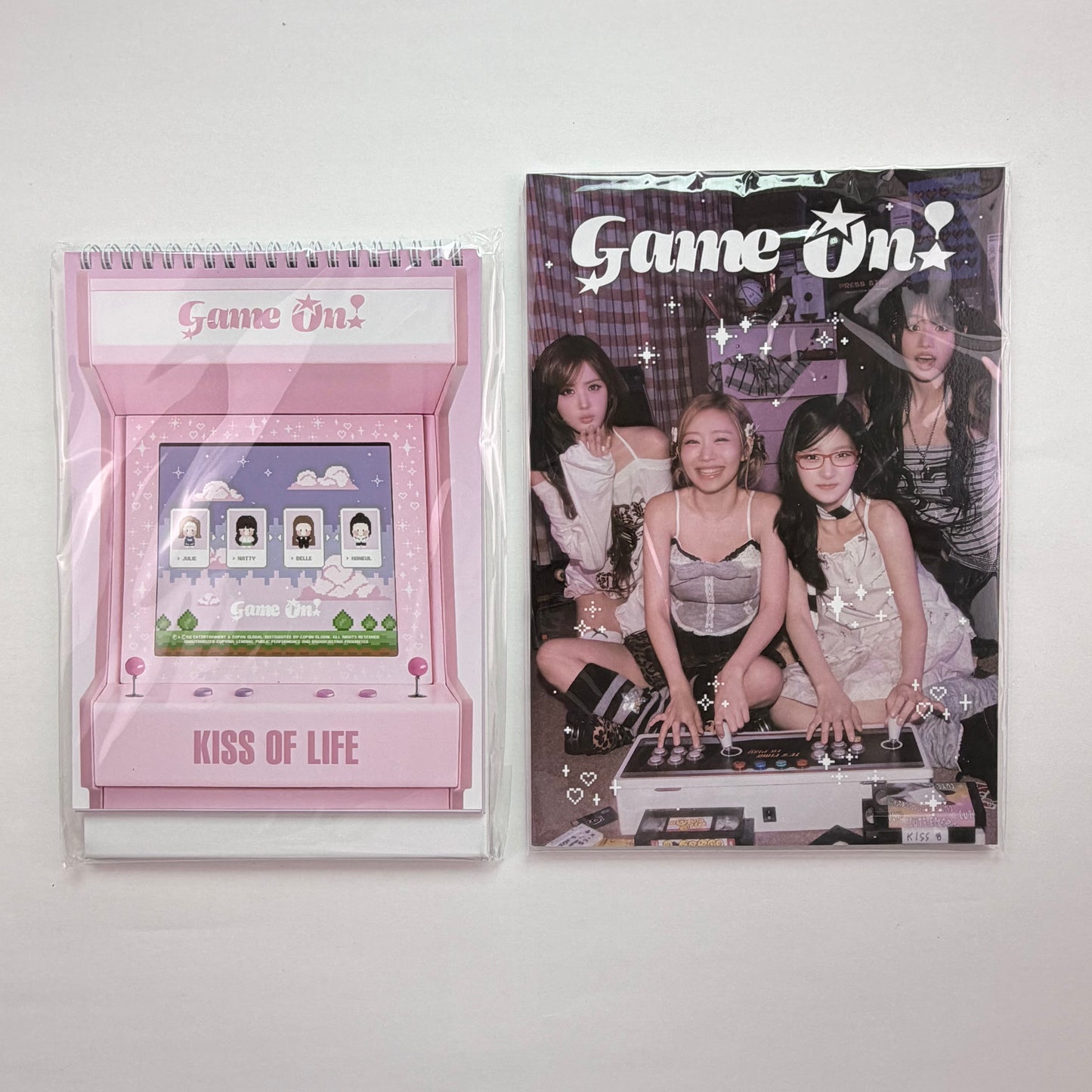 Kiss Of Life 2026 Season's Greetings - Official Desk Calendar and Photobook Set