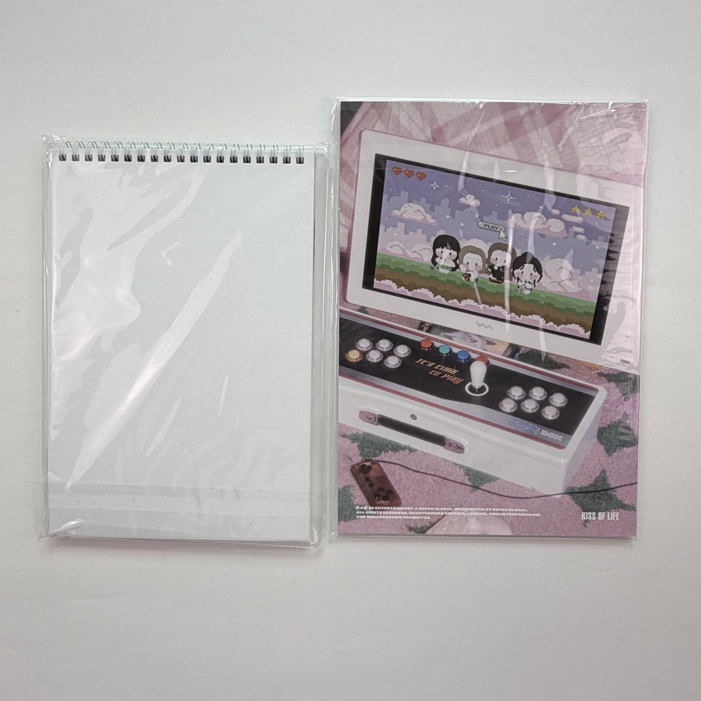 Kiss Of Life 2026 Season's Greetings - Official Desk Calendar and Photobook Set