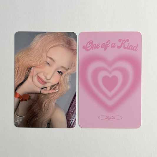 LOOSSEMBLE YEOJIN Photocard - One of a Kind POB Official