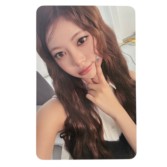 LE SSERAFIM HONG EUNCHAE 2026 Season's Greetings Official Photocard 01