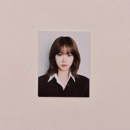 LE SSERAFIM Kim Chaewon 2026 Season's Greetings Official ID Card Kpop