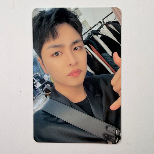 iKON Ju-ne 2023 iKON WORLD TOUR TAKE OFF Photocard