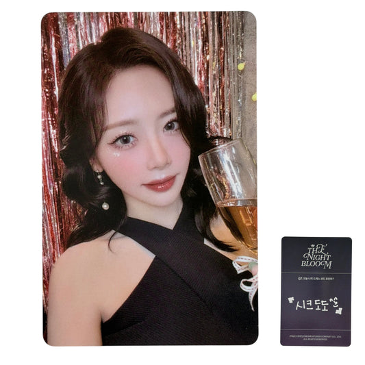 UAU JIU 2026 Season’s Greeting THE NIGHT BLOOM Photocard 02