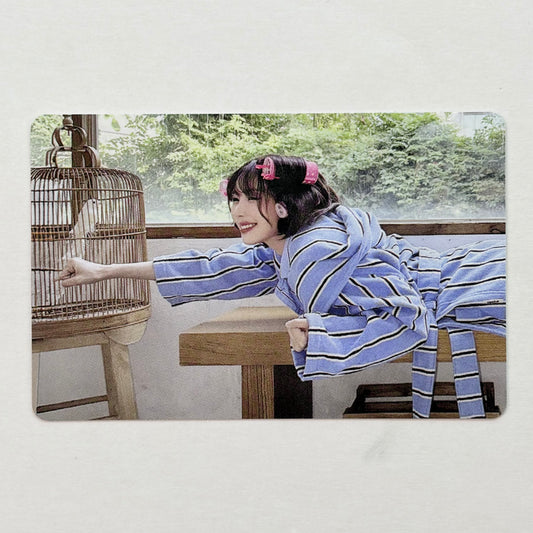 UAU YOOHYEON 2026 Season’s Greeting THE NIGHT BLOOM Photocard 01